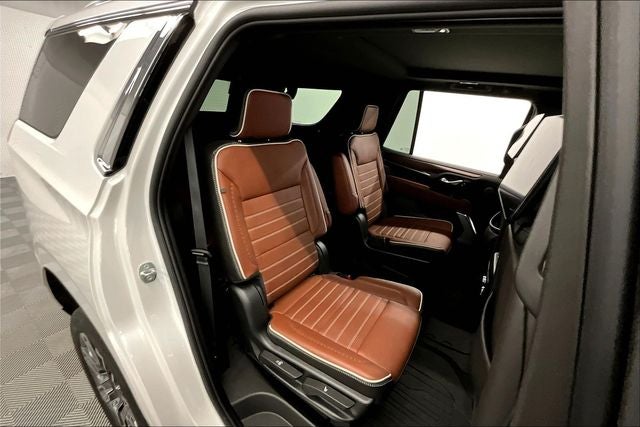 2023 GMC Yukon Denali Ultimate 4x4 - Super Cruise - Htd/Cooled Massaging Leather