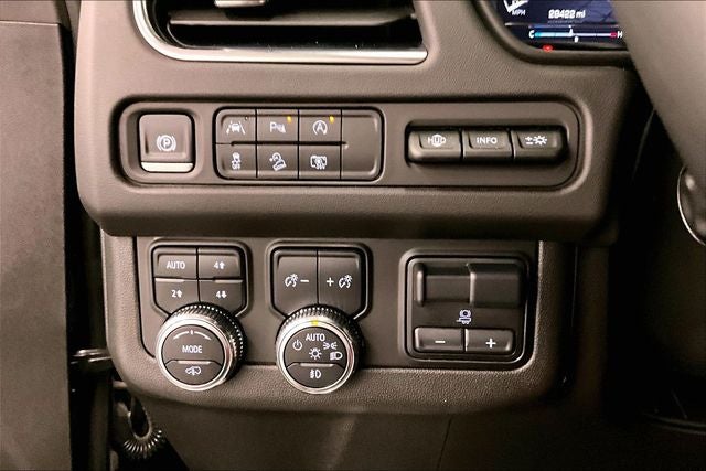2024 GMC Yukon XL AT4