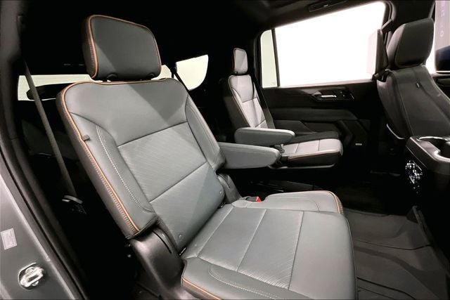2026 GMC Yukon XL AT4 4x4 - Super Cruise - Pano Roof - DVD