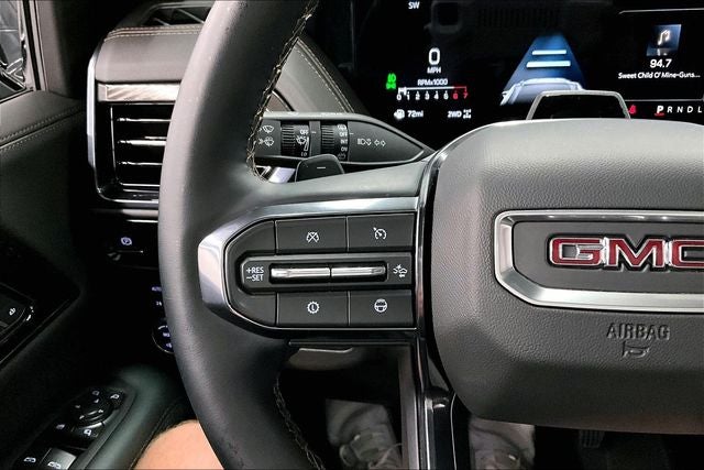 2026 GMC Yukon XL AT4 4x4 - Super Cruise - Pano Roof - DVD