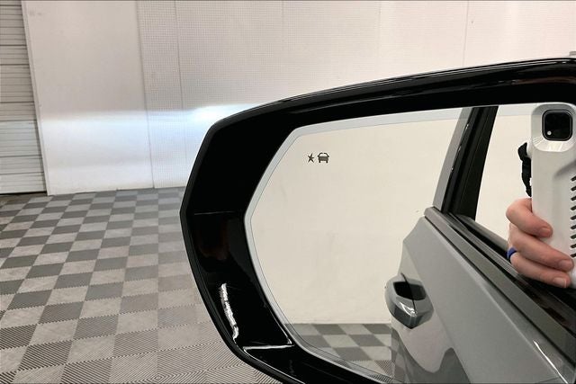 2026 GMC Yukon XL AT4 4x4 - Super Cruise - Pano Roof - DVD
