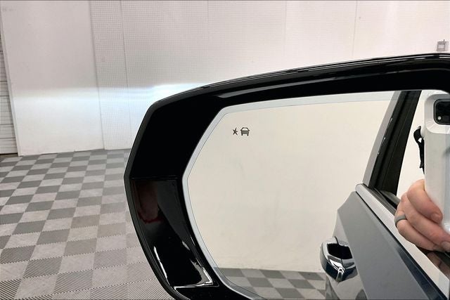 2025 GMC Yukon XL Denali 4x4-Pano Roof-Adaptive Cruise-22'' Wheels