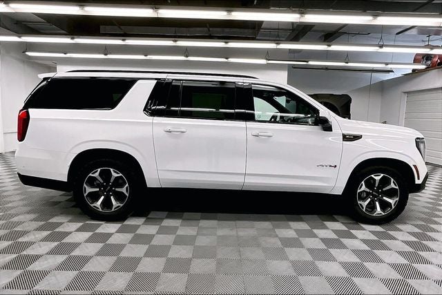 2025 GMC Yukon XL AT4 Ultimate 4x4 - Pano Roof - Htd/Cooled Massaging Leather