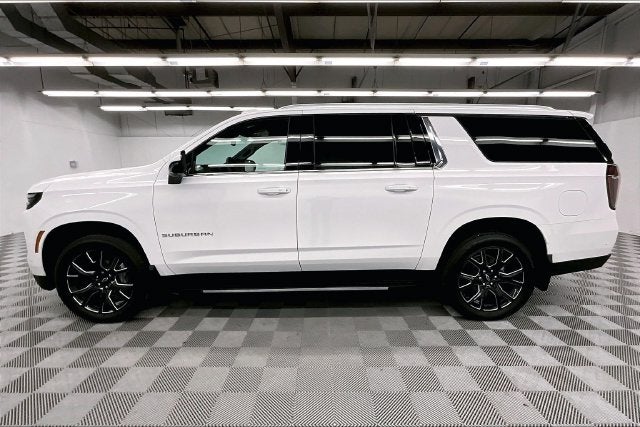 2025 Chevrolet Suburban LS 4x4-Blind Spot Monitor-Remote Start-22'' Wheels