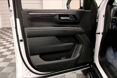 2025 Chevrolet Suburban LS 4x4-Blind Spot Monitor-Remote Start-22'' Wheels