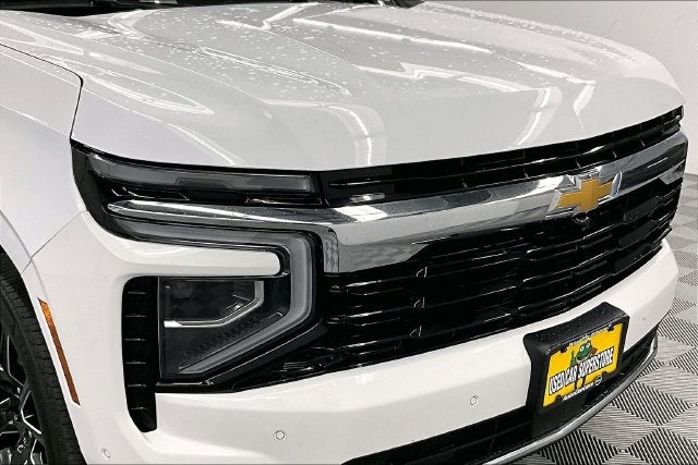 2025 Chevrolet Suburban LS 4x4-Blind Spot Monitor-Remote Start-22'' Wheels