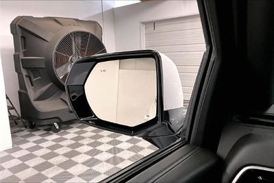 2025 Chevrolet Suburban LS 4x4-Blind Spot Monitor-Remote Start-22'' Wheels