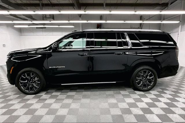 2025 Chevrolet Suburban LT 4x4 - Diesel - Pano Roof - Adaptive Cruise