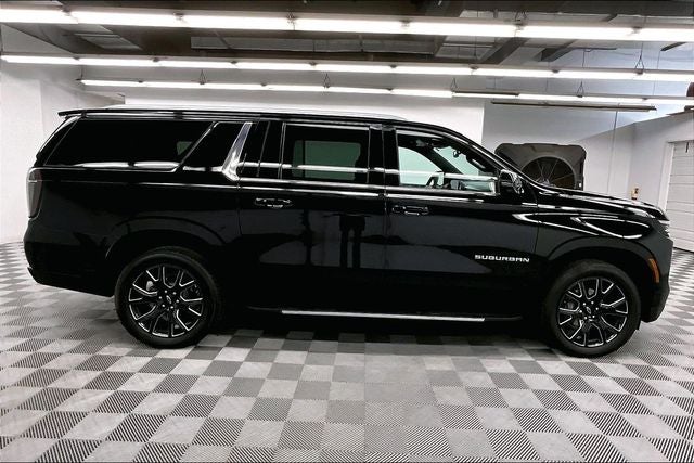 2025 Chevrolet Suburban LT 4x4 - Diesel - Pano Roof - Adaptive Cruise