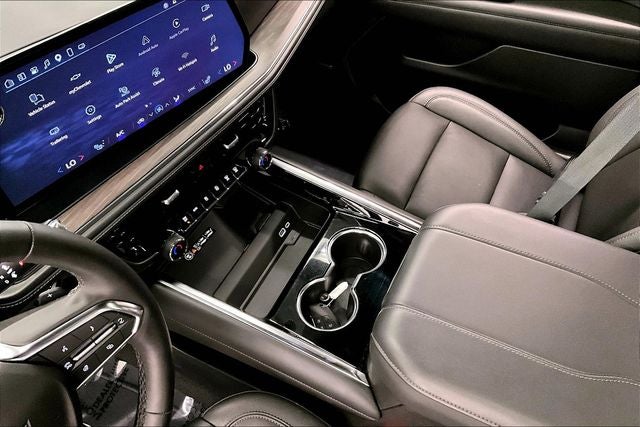 2025 Chevrolet Suburban LT 4x4 - Diesel - Pano Roof - Adaptive Cruise