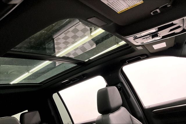 2025 Chevrolet Suburban LT 4x4 - Diesel - Pano Roof - Adaptive Cruise