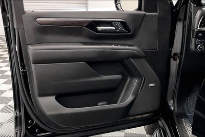 2025 Chevrolet Suburban LT 4x4 - Diesel - Pano Roof - Adaptive Cruise