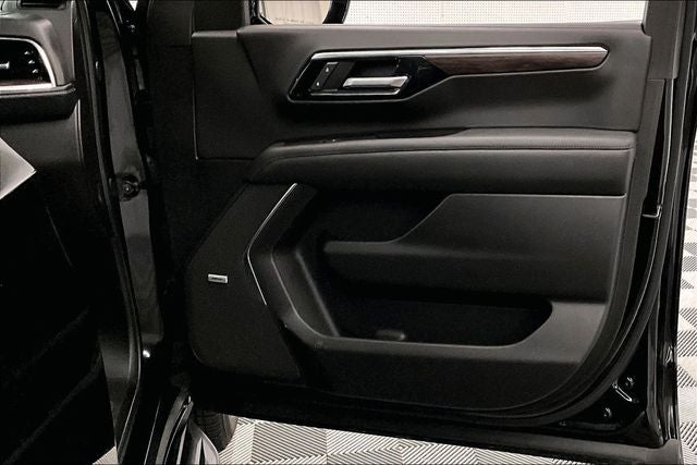 2025 Chevrolet Suburban LT 4x4 - Diesel - Pano Roof - Adaptive Cruise