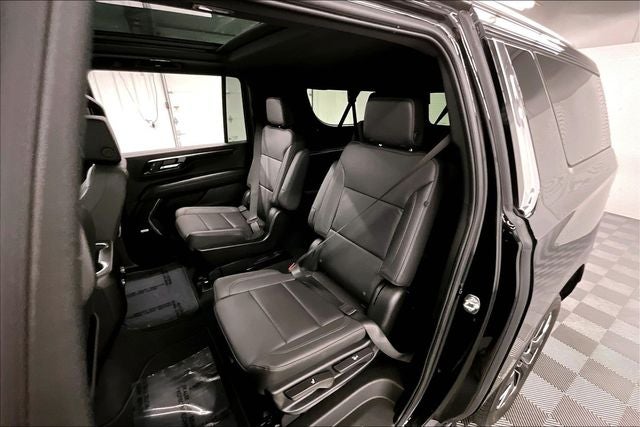 2025 Chevrolet Suburban LT 4x4 - Diesel - Pano Roof - Adaptive Cruise
