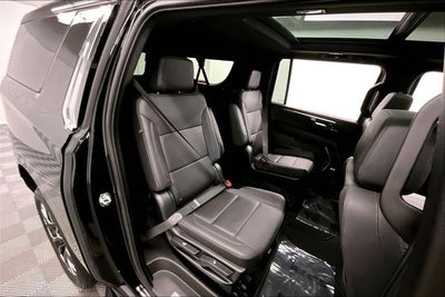 2025 Chevrolet Suburban LT 4x4 - Diesel - Pano Roof - Adaptive Cruise