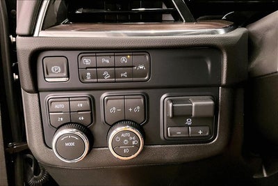 2025 Chevrolet Suburban LT 4x4 - Diesel - Pano Roof - Adaptive Cruise