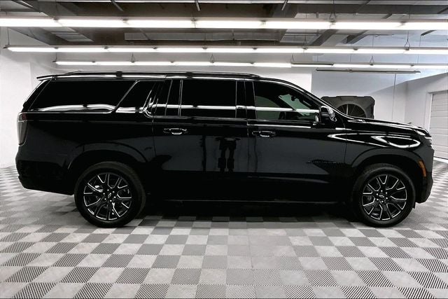 2025 Chevrolet Suburban RST 4x4 - Diesel - Pano Roof - Adaptive Cruise