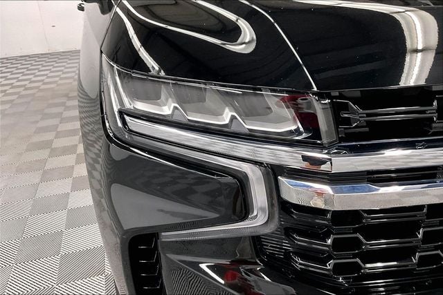 2023 Chevrolet Suburban LS 4x4-Diesel-Blind Spot Detection-20'' Wheels