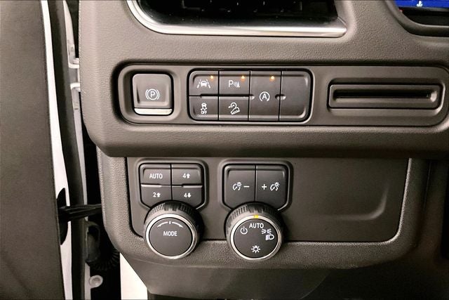 2023 Chevrolet Suburban Premier 4x4 - Htd/Cooled Leather - Blind Spot Detection