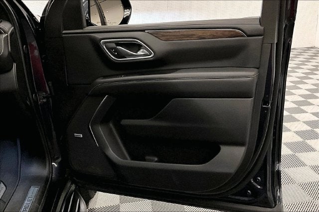 2024 Chevrolet Suburban Premier 4x4-Pano Roof-Htd/Cooled Leather-Blind Spot Monito