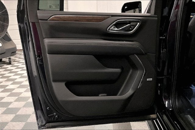 2024 Chevrolet Suburban Premier 4x4-Pano Roof-Htd/Cooled Leather-Blind Spot Monito