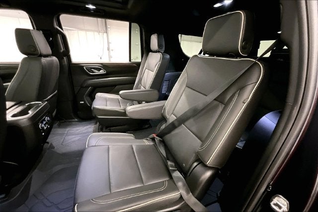 2024 Chevrolet Suburban Premier 4x4-Pano Roof-Htd/Cooled Leather-Blind Spot Monito