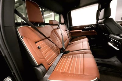 2024 GMC Sierra 3500HD Denali Ultimate 4x4-Diesel-Sunroof-Htd/Cooled Massaging Leather