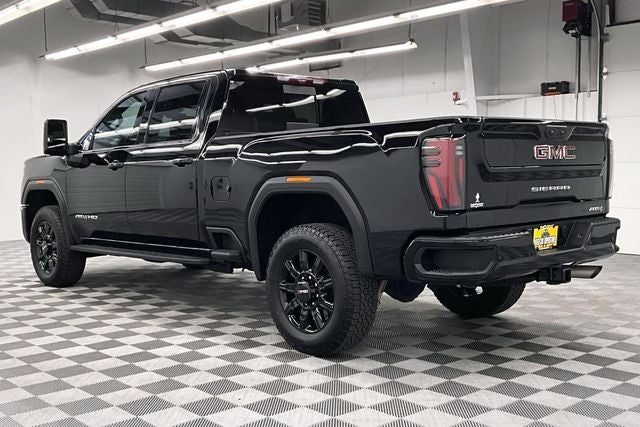 2025 GMC Sierra 2500HD AT4