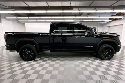 2025 GMC Sierra 2500HD AT4 4x4-Diesel-Sunroof-Adaptive Cruise-20'' Wheels