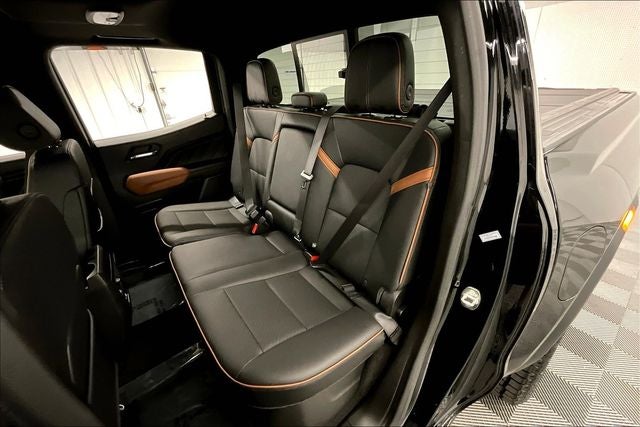 2023 GMC Canyon AT4 4x4 - Premium Pkg - Sunroof - Htd/Cooled Leather