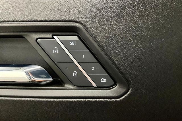 2023 GMC Canyon AT4 4x4 - Premium Pkg - Sunroof - Htd/Cooled Leather