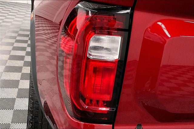 2024 GMC Canyon AT4 4x4 - Premium Pkg - Htd/Cooled Leather