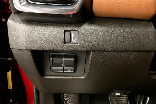 2024 GMC Canyon AT4 4x4 - Premium Pkg - Htd/Cooled Leather