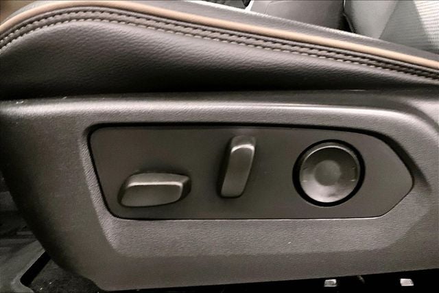 2024 GMC Canyon Denali 4x4 - Sunroof - Htd/Cooled Leather - Adaptive Crui