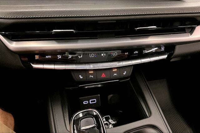 2025 Cadillac XT4 Premium Luxury AWD-Sunroof-Adaptive Cruise