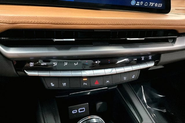 2024 Cadillac XT4 Premium Luxury AWD-Heated/Cooled Massaging Seats-Sunroof