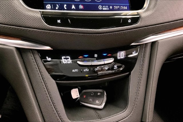 2024 Cadillac XT5 Premium Luxury AWD-Panoramic Roof-Adaptive Cruise Control