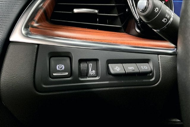 2024 Cadillac XT5 Premium Luxury AWD-Panoramic Roof-Adaptive Cruise Control