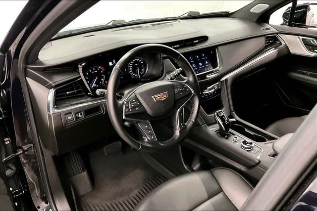 2022 Cadillac XT5 Premium Luxury
