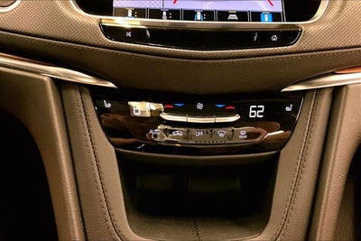 2024 Cadillac XT5 Premium Luxury AWD-Pano Roof-Adaptive Cruise-Htd Leather