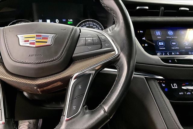 2022 Cadillac XT5 Premium Luxury