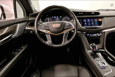 2022 Cadillac XT5 Premium Luxury