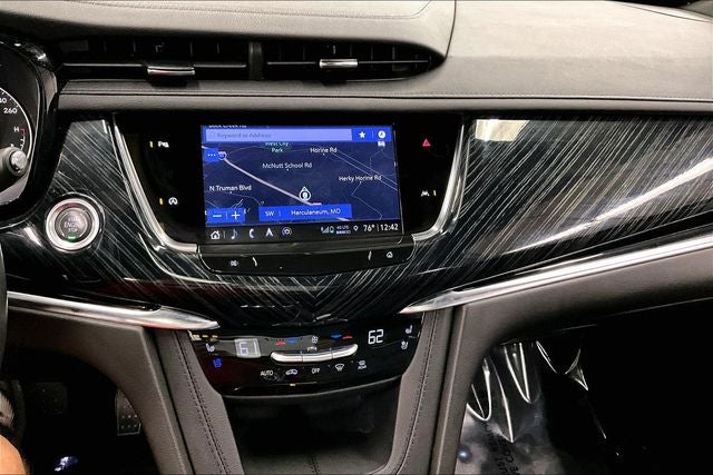 2023 Cadillac XT6 Premium Luxury AWD-Pano Roof-Htd/Cooled Leather-20'' Wheels