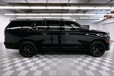 2024 Cadillac Escalade ESV Sport 4x4 - Onyx Pkg - Super Cruise - DVD - 22'' Wheels