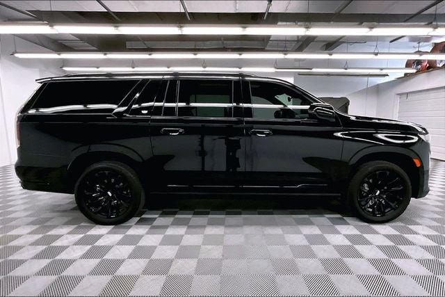 2024 Cadillac Escalade ESV Sport 4x4 - Onyx Pkg - Super Cruise - DVD - 22'' Wheels