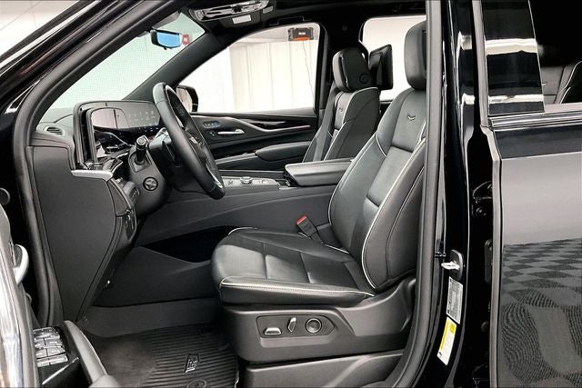 2024 Cadillac Escalade ESV Sport 4x4 - Onyx Pkg - Super Cruise - DVD - 22'' Wheels