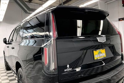 2024 Cadillac Escalade ESV Sport 4x4 - Onyx Pkg - Super Cruise - DVD - 22'' Wheels