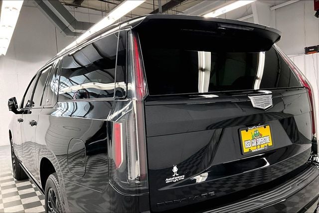 2024 Cadillac Escalade ESV Sport 4x4 - Onyx Pkg - Super Cruise - DVD - 22'' Wheels