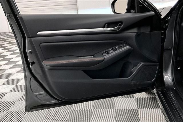 2026 Nissan Altima 2.5 SR - Midnight Edition