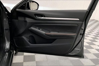 2026 Nissan Altima 2.5 SR - Midnight Edition